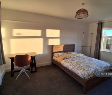 1 bedroom in a house share to rent - Photo 3