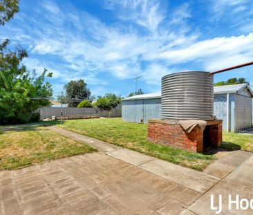 3 bedroom family home is now available to rent. - Photo 2