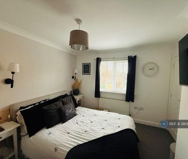 2 bedroom end of terrace house to rent - Photo 3