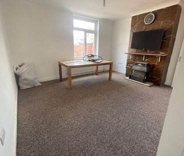 Room in a Shared House, Pennington Street, LS6 - Photo 1