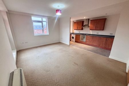 High Street - Photo 5