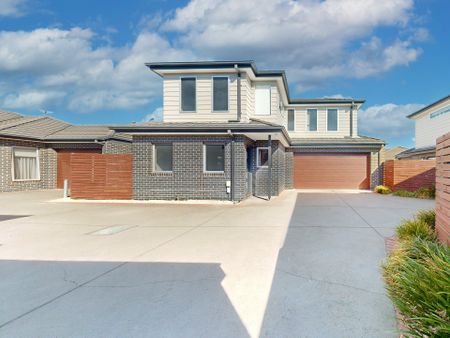 Modern 3-Bedroom Townhouse - Just 1km to Tullamarine Primary School - Photo 5