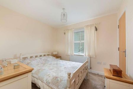 Stone Close, Corsham, SN13 - Photo 4