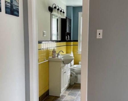 Bright 2 Bed Loft Upper Unit – Basin Views – All Utilities Included - Photo 5