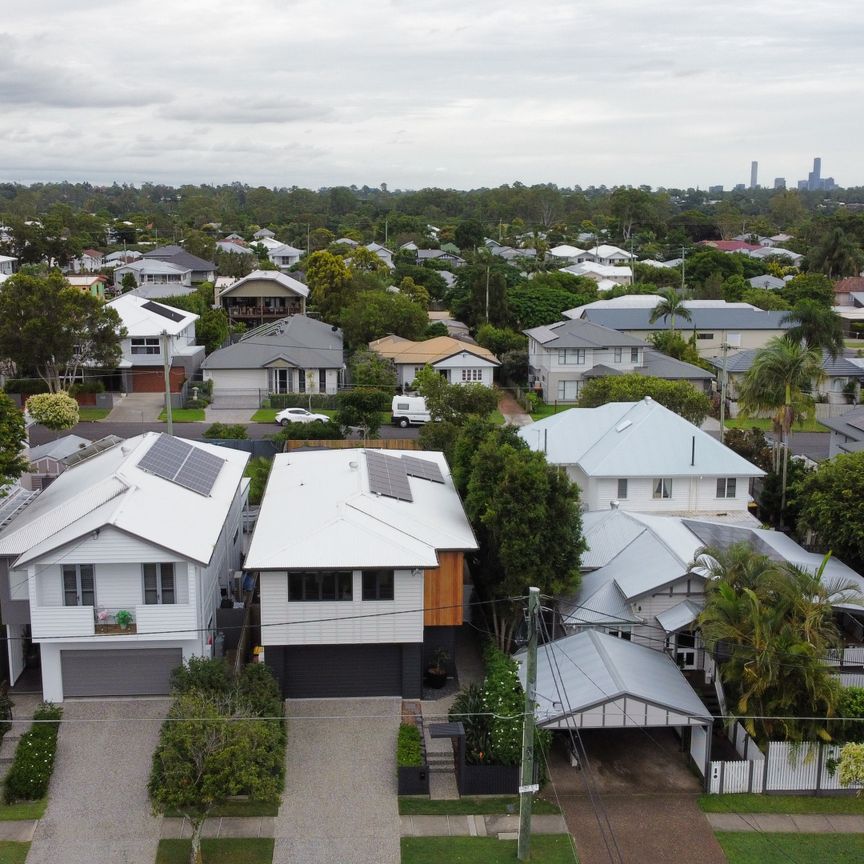 236 Long Street East, Graceville QLD 4075 - House For Rent - $1,450 | Domain - Photo 1