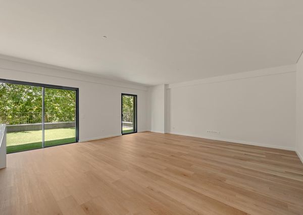 2 Bedroom Apartment with garden, Miraflores, Oeiras