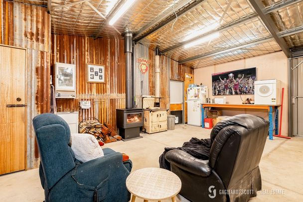 3 Bedroom Home in Central, Quiet Location! - Photo 1