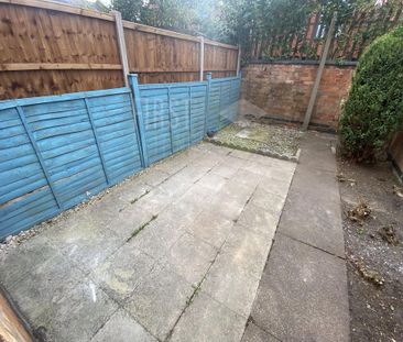 3 bedroom terraced house to rent - Photo 4