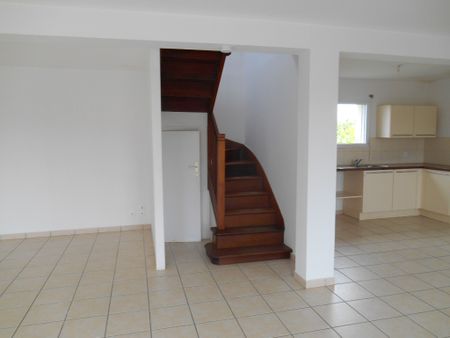 Location maison à Guiclan, 3 pièces 109.18m² - Photo 4