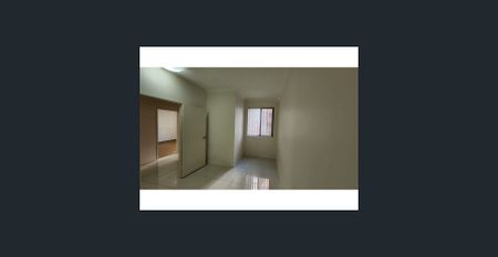 Modern 3 Bedroom Apartment - Photo 3