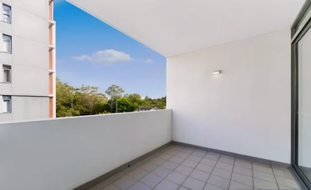 8 Waterview Drive, Sydney - Photo 2