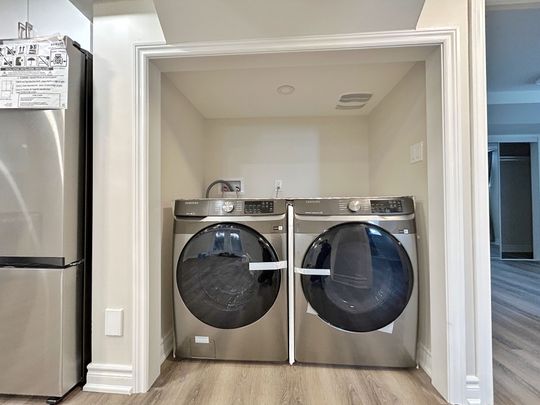 For Lease - 37 Prunella Crescent Unit# Bsmt, East Gwillimbury, Ontario - Photo 1