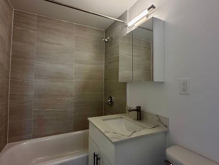 For Lease - 363 Lakeshore Road Unit# 801, Mississauga, Ontario - Photo 5