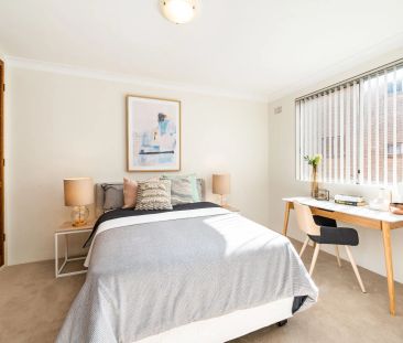 Light drenched and spacious with an unbeatable setting - Photo 6