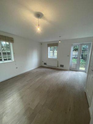 3 bedroom end of terrace house to rent - Photo 1