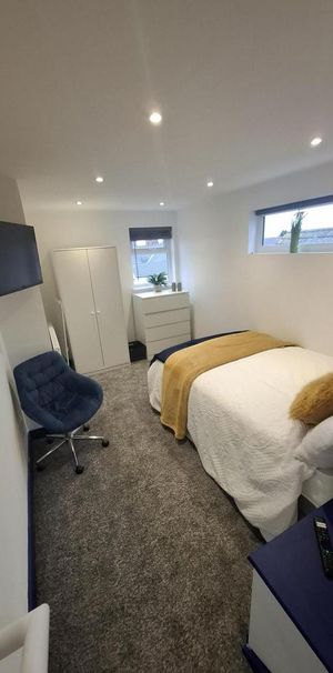 1 bedroom in a house share to rent - Photo 1