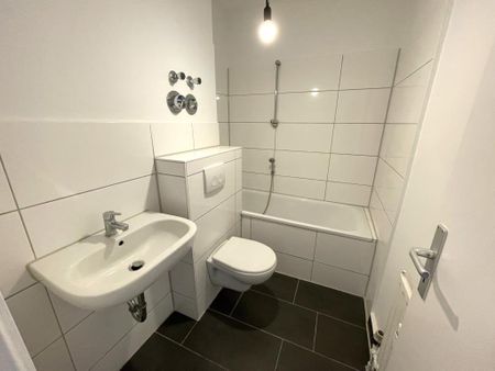 Gemütliche 3-Zimmer-Etagenwohnung mit Balkon in Wolfsburg - Photo 2