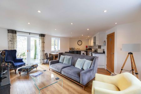 2 bedroom semi-detached house to rent - Photo 2