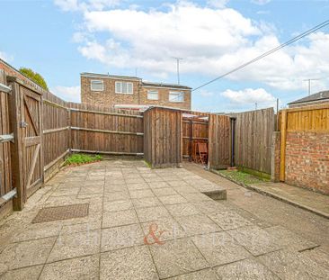 4 bedroom semi-detached house to rent - Photo 1