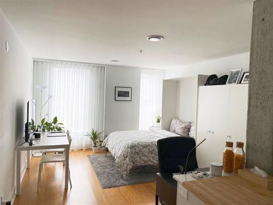 1212 Rue Bishop - Photo 1