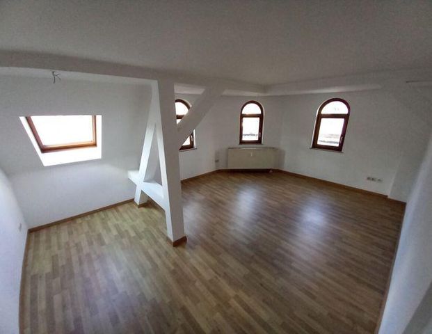 gemütliche Dachgeschosswohnung am Wilhelm-Wunderlich-Park in Meerane - Photo 1