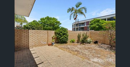 Spacious Double-Storey Home in Prime Como Location - Photo 5