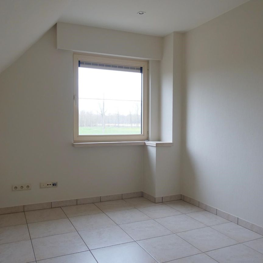 Zeer ruime villa gelegen te Bekegem + Loods (650 euro/maand) - Foto 1