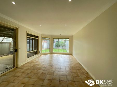 Ideal Family Home in Caroline Springs - Photo 4