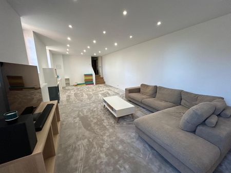 Location maison 6 pièces 351.81 m2 à Èvres - Photo 2