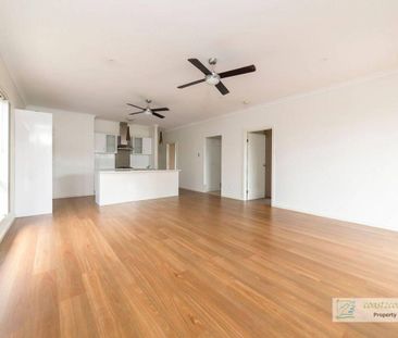 Low Maintenance Family Home - Photo 3