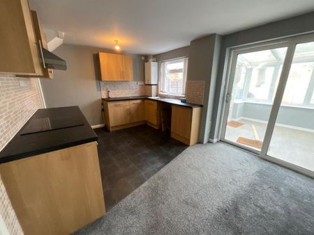 3 bedroom terraced house to rent - Photo 2