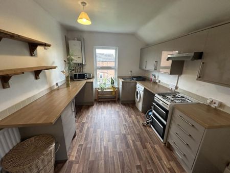 2 bedroom flat to rent - Photo 5