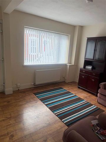 24 Lendrick Street, Belfast, BT5 4HQ - Photo 4