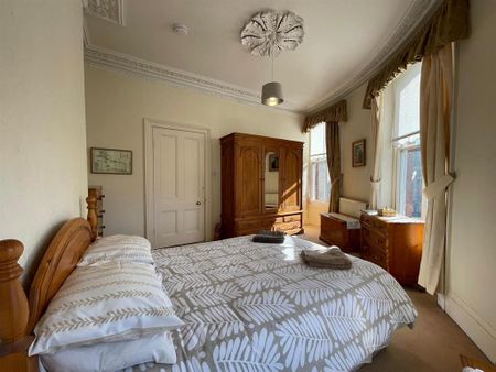 4 bedroom maisonette to rent - Photo 4