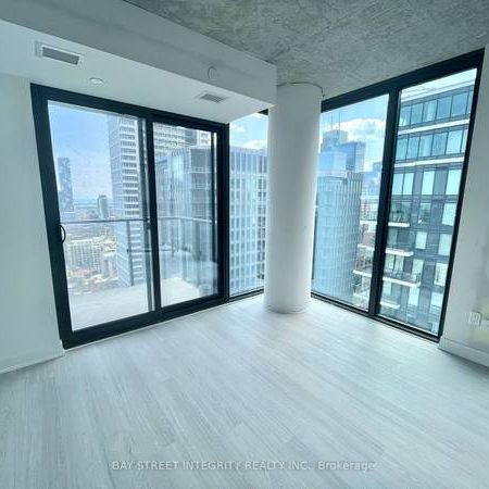 BRAND NEW 3 BEDS 2 BATHS LOFT PARKING INCLD - Photo 3