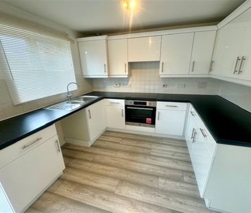 Stranding Street, Eastleigh, SO50 - Photo 1