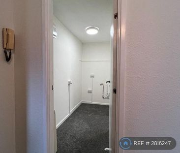 Studio to rent - Photo 6