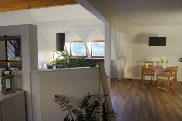 Top 2,5 Zimmer-Maisonette Wo. mit EBK + Balkon - Foto 1