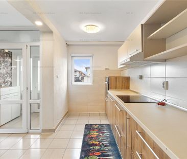 Casa individuala 4 camere cu garaj si curte | Sanpetru - Photo 1