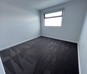 SUPER SPACIOUS & SO WELL LOCATED! - Photo 4