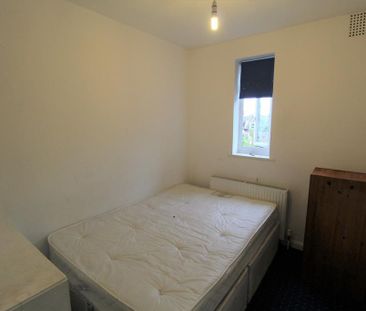 House share to rent - Photo 4