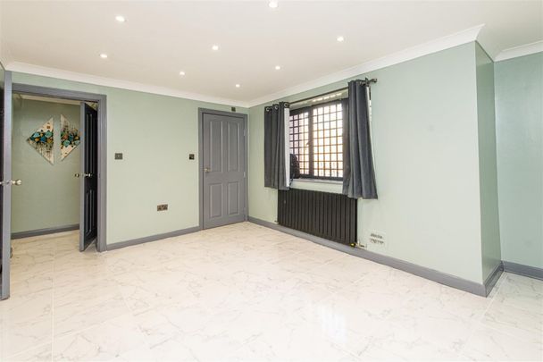 1 bed Flat To Let - Photo 1