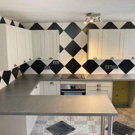 LAINDON, BASILDON - Photo 1