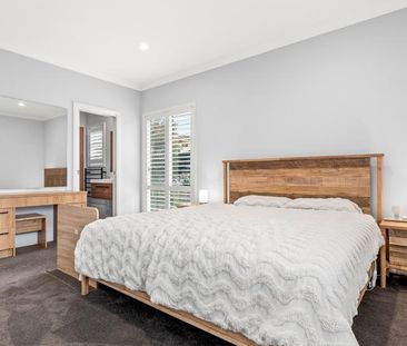 Stunning Entertainer's Home - Photo 4