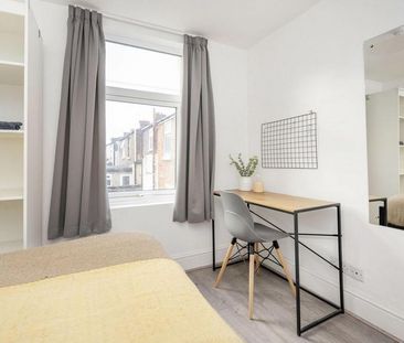 1 bedroom in a house share to rent - Photo 4