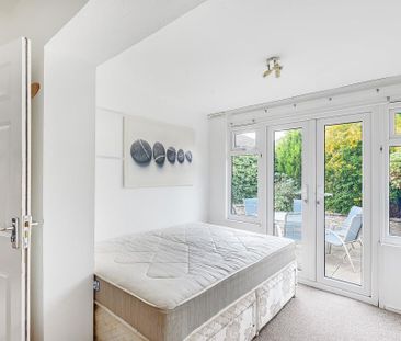 4 bedroom semi-detached house to rent - Photo 6