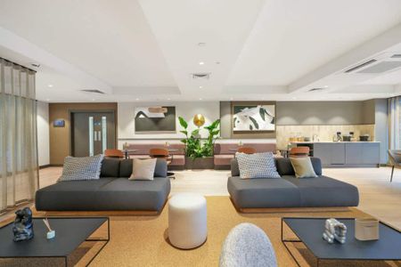 The Oakgate, KT22 7RZ, Surrey - Photo 2