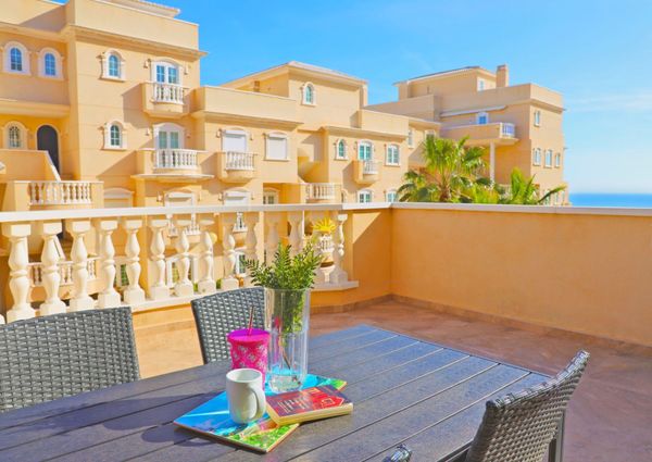 LUXURY APARTMENT, 2 BEDROOMS AND 1 BATHROOM