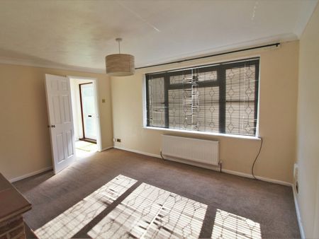 Terraced House to rent on - Photo 4