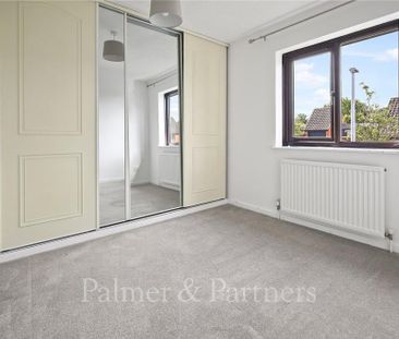 3 bedroom link detached house to rent - Photo 5